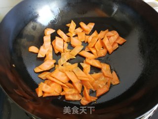 佛手瓜炒胡萝卜的做法步骤：2