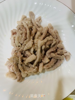 芹菜木耳炒肉丝的做法步骤：3
