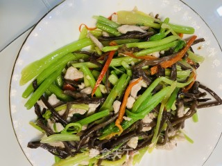 芹菜木耳炒肉丝的做法步骤：9
