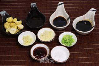 电饭煲板栗鸡腿焖饭，懒人福利，做法简单快手，自己能吃一锅的做法步骤：4