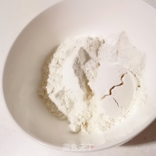 馄饨皮的做法步骤：1