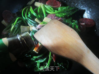香肠腐竹菠菜的做法步骤：7