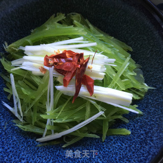 凉拌翡翠丝的做法步骤：4