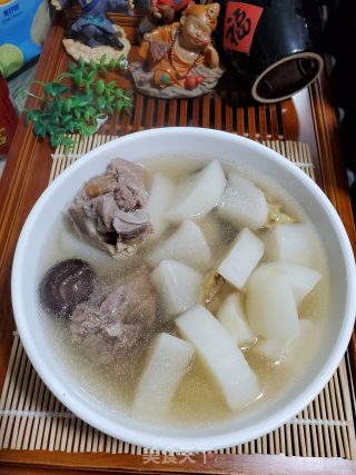 猪骨香菇萝卜汤的做法步骤：5