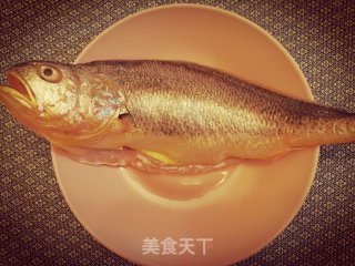 黄鱼烧豆腐的做法步骤：1