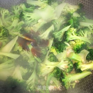 蒜蓉蚝油西兰花的做法步骤：4