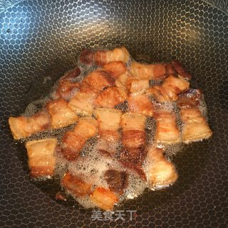 梅干菜烧五花肉的做法步骤：3