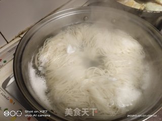 鸡蛋菜心面的做法步骤：1