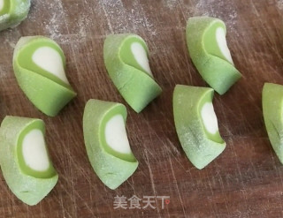 翡翠鲜虾猪肉饺的做法步骤：7