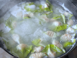 翡翠鲜虾猪肉饺的做法步骤：10