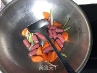 小香肠烧山药的做法步骤：3