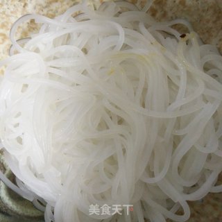 圆白菜炒粉条的做法步骤：2