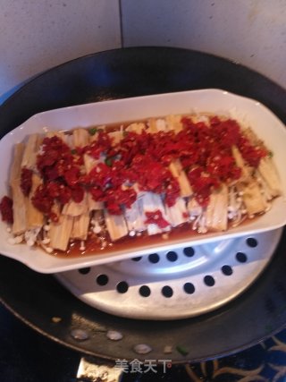 剁椒酱蒸腐竹金针菇的做法步骤：12