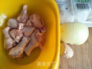 干炸鸡翅根的做法步骤：1