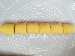 南瓜花卷的做法步骤：7