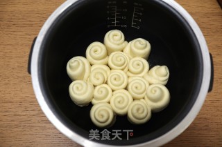 电饭煲版柔软面包的做法步骤：12