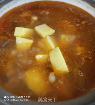 西红柿土豆牛尾汤的做法步骤：5
