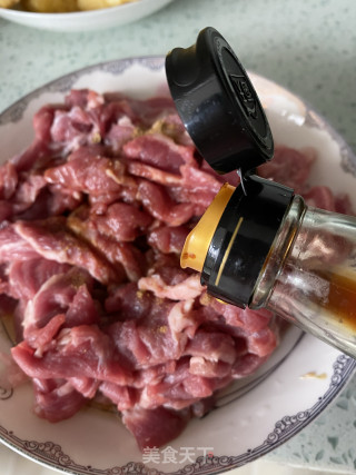 孜然羊肉的做法步骤：2
