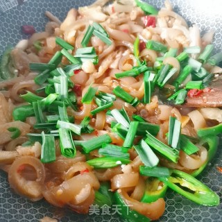 小炒肉皮的做法步骤：8
