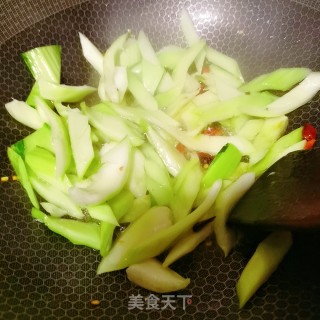 青菜梗炒熟驴杂的做法步骤：5