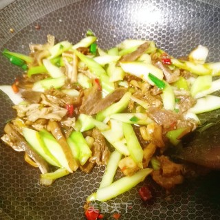 青菜梗炒熟驴杂的做法步骤：7