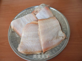红烧鳎目鱼的做法步骤：2