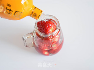 草莓果酒的做法步骤：4