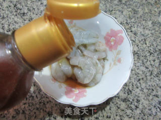 彩椒黄金鱼蛋虾仁的做法步骤：2