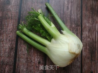 茴香球炒里脊肉的做法步骤：1