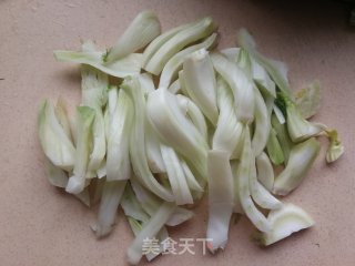 茴香球炒里脊肉的做法步骤：2