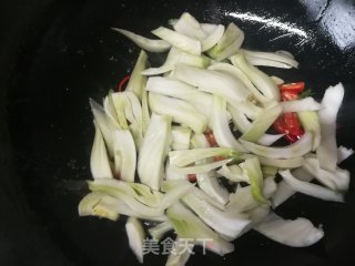 茴香球炒里脊肉的做法步骤：11