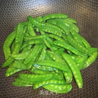 清炒荷兰豆的做法步骤：2