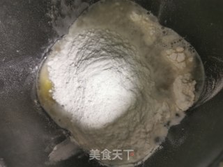 韭菜虾仁饺子的做法步骤：2