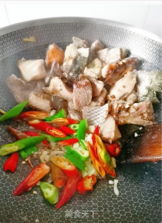 煸炒乌鱼块的做法步骤：10