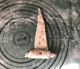 紫薯奶香牛角馒头的做法步骤：9
