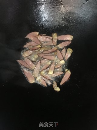 蒜苗炒二刀腊肉的做法步骤：4