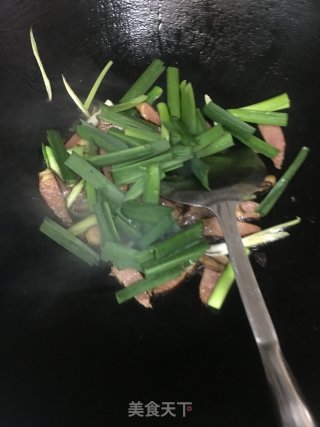 蒜苗炒二刀腊肉的做法步骤：6