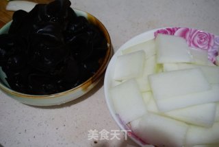 冬瓜排骨汤的做法步骤：2