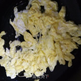 菠菜炒鸡蛋的做法步骤：3