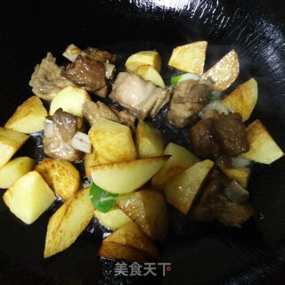 排骨炖土豆的做法步骤：5