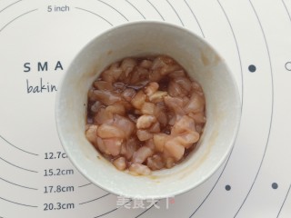五彩鸡肉炒饭的做法步骤：2