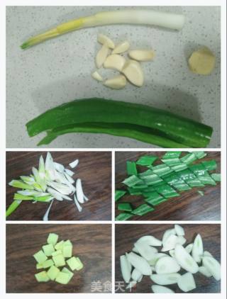 豆腐泡炒莲藕的做法步骤：3