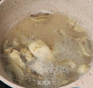 【蛋黄蘑菇泥】7、8月龄婴儿宝宝辅食的做法步骤：3