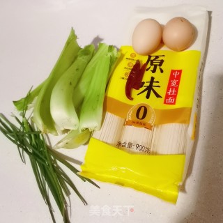 鸡蛋炒面的做法步骤：1