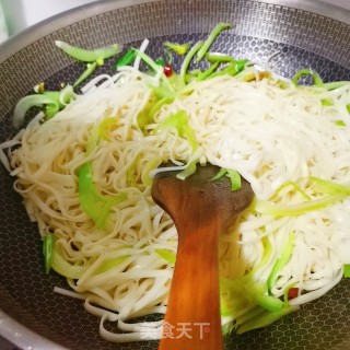 鸡蛋炒面的做法步骤：10