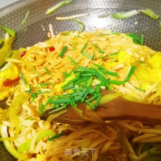 鸡蛋炒面的做法步骤：12