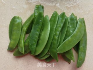 山药南瓜炒荷兰豆的做法步骤：1