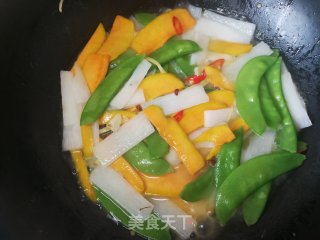 山药南瓜炒荷兰豆的做法步骤：12