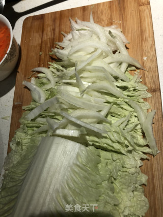 蘑菇凉拌白菜的做法步骤：1