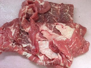 西红柿酸汤肥牛的做法步骤：1
